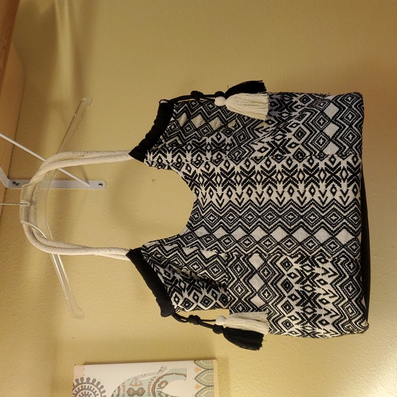 Chicos Black and White Striped Top Sz Xlrg/3 & Tote - Picture 10 of 12